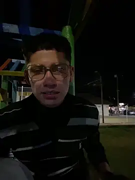 Snapshot of elfernh chatting on March 31, 12:56 am elfernh online show from March 31, 12:56 am