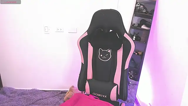 Snapshot of samiacooper25 chatting on September 8, 11:15 pm samiacooper25 online show from September 8, 11:15 pm