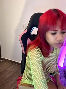 Snapshot of samiacooper25 chatting on September 17, 11:56 am samiacooper25 online show from September 17, 11:56 am