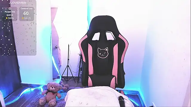 Snapshot of samiacooper25 chatting on November 5, 9:42 am samiacooper25 online show from November 5, 9:42 am