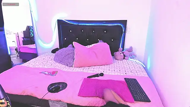 Snapshot of samiacooper25 chatting on November 19, 5:40 am samiacooper25 online show from November 19, 5:40 am