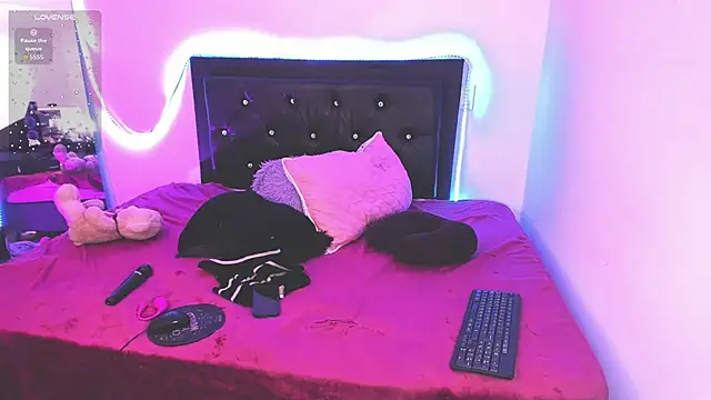 Snapshot of samiacooper25 chatting on November 26, 9:38 pm samiacooper25 online show from November 26, 9:38 pm