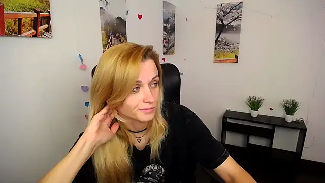 PeppyMia online show from October 16, 10:38 am