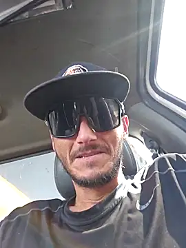 Romance32 online show from October 8, 6:38 pm