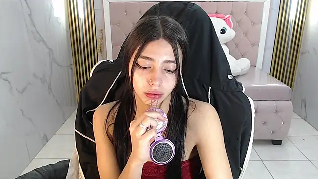 Snapshot of alehp_rose_s chatting on December 5, 1:20 pm alehp rose s online show from December 5, 1:20 pm