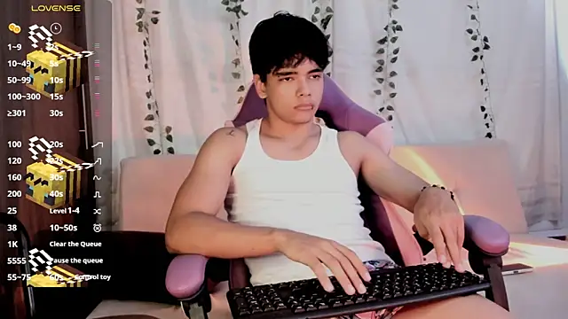 an drew18 online show from October 4, 2:04 pm