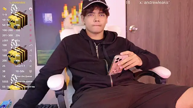 an drew18 online show from June 19, 1:26 pm