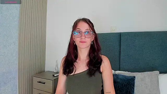 Laura Ivy online show from May 14, 1:07 pm