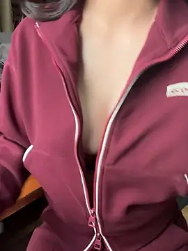 Snapshot of Voyerra_g chatting on February 18, 3:35 am Voyerra g online show from February 18, 3:35 am