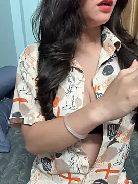 Snapshot of Voyerra_g chatting on February 19, 2:02 pm Voyerra g online show from February 19, 2:02 pm