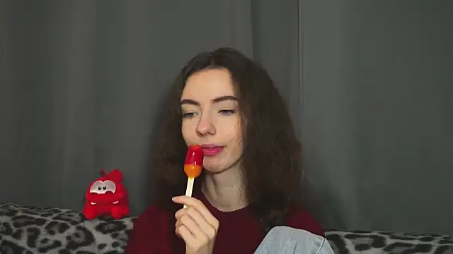 DeneenTurja online show from September 27, 10:20 am