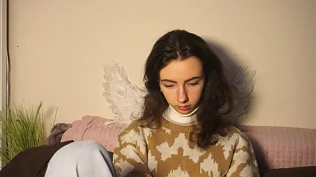 DeneenTurja online show from November 3, 11:00 am