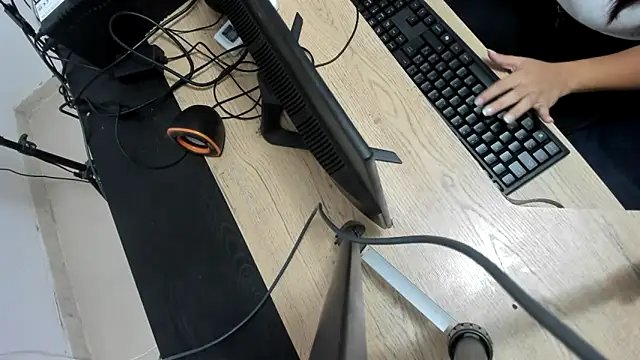 Tatihot69 online show from November 24, 8:30 pm