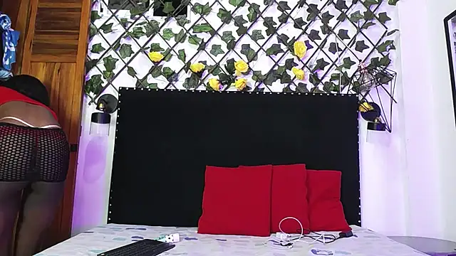 vzoeycooper online show from October 26, 2:28 am