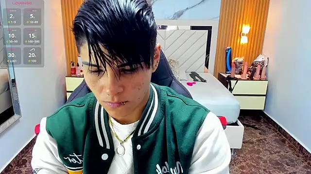 KAROLLJONES1 online show from September 12, 7:36 pm