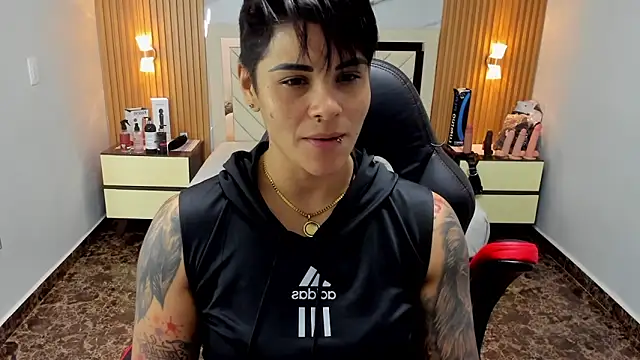 KAROLLJONES1 online show from September 15, 7:14 pm