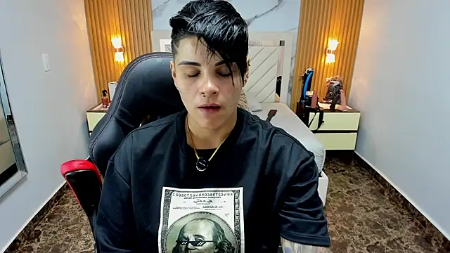 KAROLLJONES1 online show from January 15, 7:28 pm