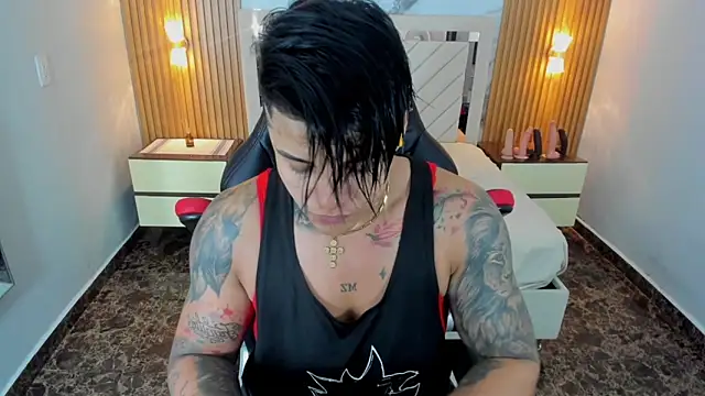 KAROLLJONES1 online show from June 14, 2:24 am