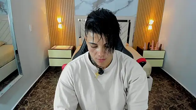 KAROLLJONES1 online show from June 19, 7:17 pm