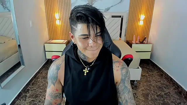 KAROLLJONES1 online show from June 25, 7:29 pm