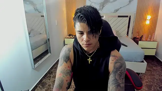 KAROLLJONES1 online show from July 11, 12:30 pm