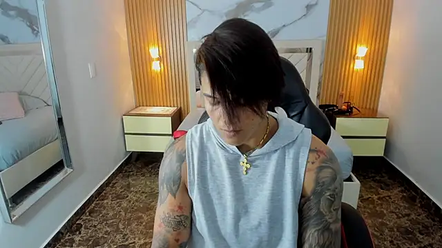 KAROLLJONES1 online show from July 22, 7:05 pm