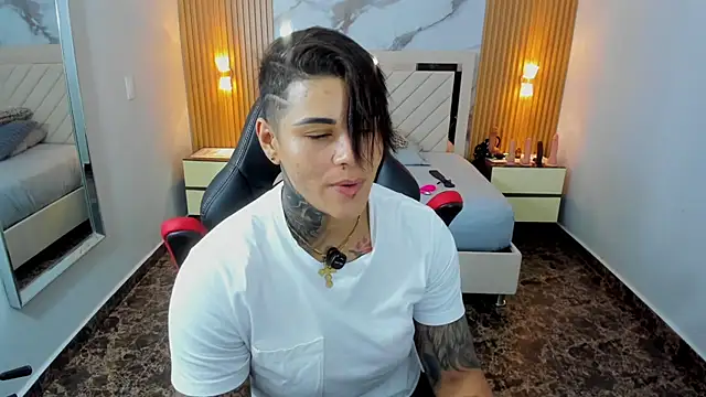 KAROLLJONES1 online show from August 3, 12:21 pm