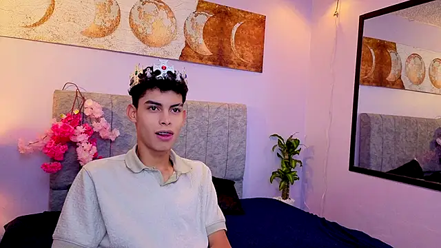 Room 69x online show from September 22, 12:40 pm