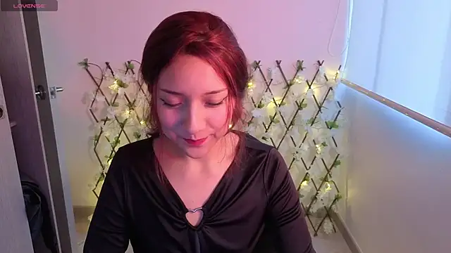 genet  online show from December 19, 9:33 pm