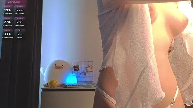 roxydolll online show from March 29, 2:00 am