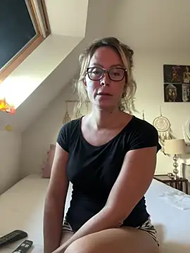 pussytrans online show from July 28, 7:04 am