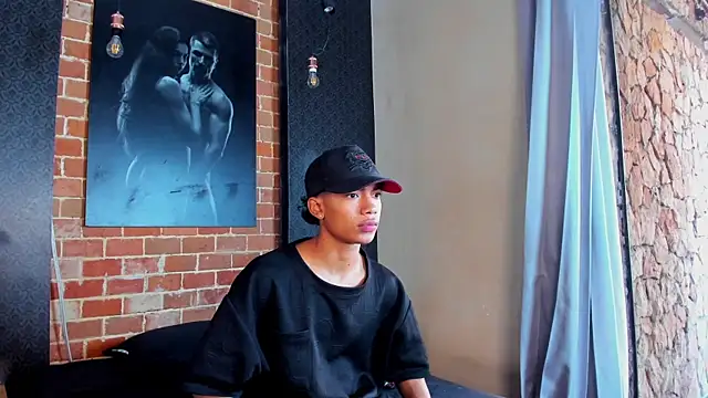 AlanCutee online show from November 2, 12:40 pm