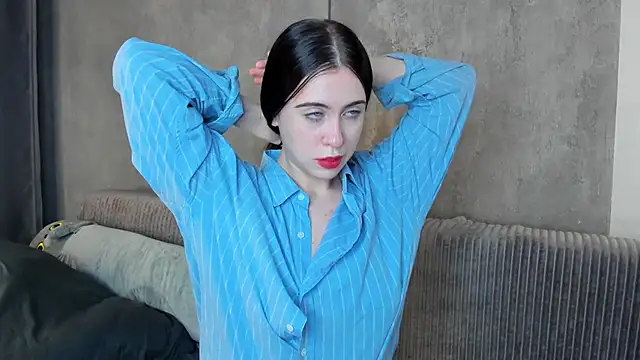 teasememore online show from March 18, 6:44 pm