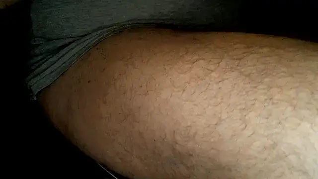 Snapshot of TobyDick13 chatting on November 25, 2:22 am TobyDick13 online show from November 25, 2:22 am