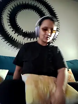 Esmeralda333 online show from February 24, 11:52 am