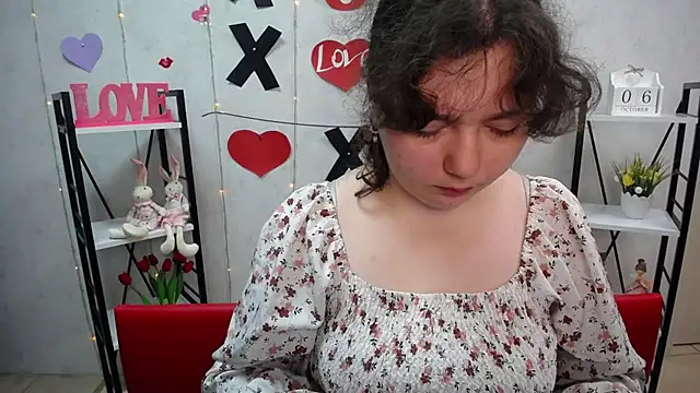 Snapshot of NeonilaLisova chatting on October 6, 9:07 am NeonilaLisova online show from October 6, 9:07 am