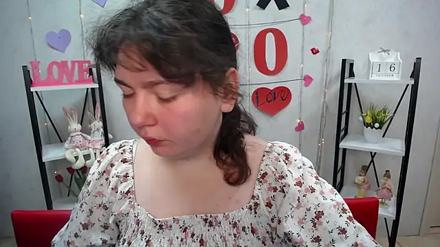 Snapshot of NeonilaLisova chatting on October 16, 5:30 am NeonilaLisova online show from October 16, 5:30 am