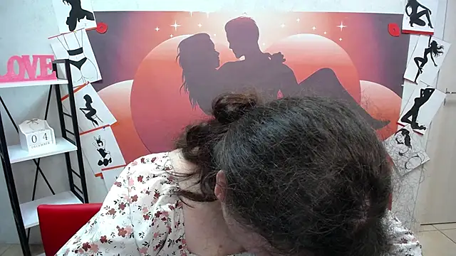 Snapshot of NeonilaLisova chatting on December 4, 6:23 am NeonilaLisova online show from December 4, 6:23 am