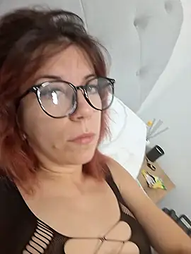 Anayssa  online show from September 18, 8:00 pm