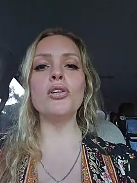 Snapshot of Bridgette03 chatting on August 1, 7:29 am Bridgette03 online show from August 1, 7:29 am