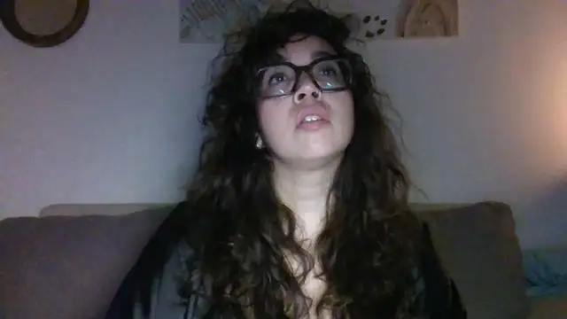 Snapshot of GypsyMamacita chatting on September 16, 1:50 am GypsyMamacita online show from September 16, 1:50 am