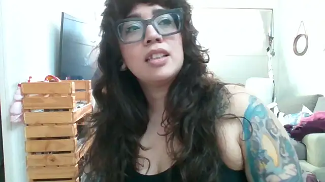 Snapshot of GypsyMamacita chatting on September 16, 5:58 pm GypsyMamacita online show from September 16, 5:58 pm