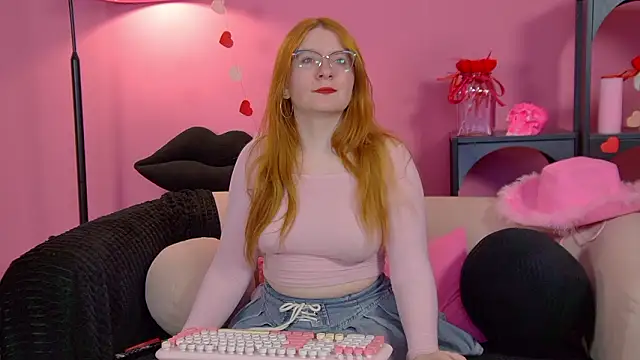 Snapshot of AliceAllisons chatting on March 10, 6:13 pm AliceAllisons online show from March 10, 6:13 pm