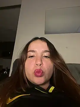 m0ranguinh0s2 online show from June 14, 1:14 am