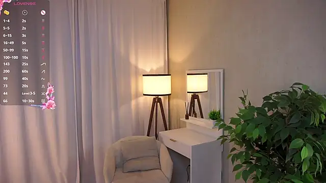 Snapshot of TomokoRocha chatting on October 9, 11:08 am TomokoRocha online show from October 9, 11:08 am