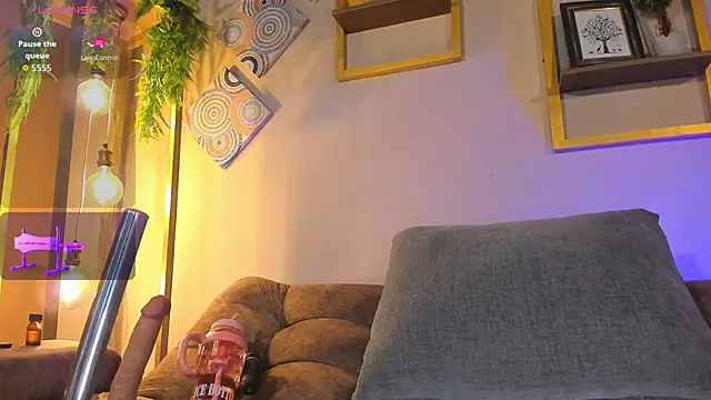 Snapshot of RACHELRUIZ chatting on October 18, 5:35 pm RACHELRUIZ online show from October 18, 5:35 pm