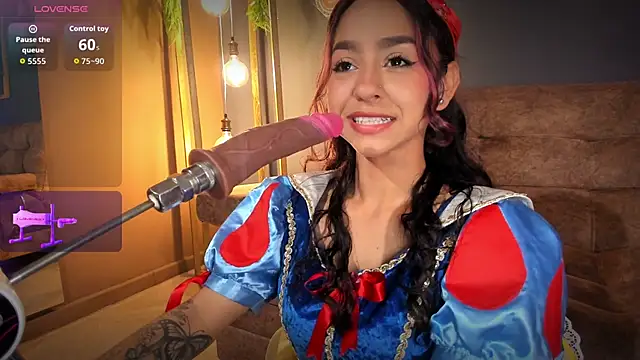 Snapshot of RACHELRUIZ chatting on October 31, 3:13 pm RACHELRUIZ online show from October 31, 3:13 pm