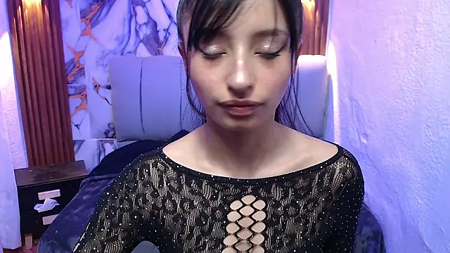 alaia blue online show from October 4, 1:20 pm