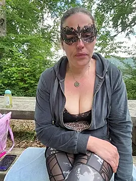 Snapshot of Nadja_Noir chatting on May 16, 3:00 pm Nadja Noir online show from May 16, 3:00 pm