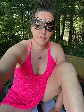 Snapshot of Nadja_Noir chatting on May 24, 11:15 am Nadja Noir online show from May 24, 11:15 am